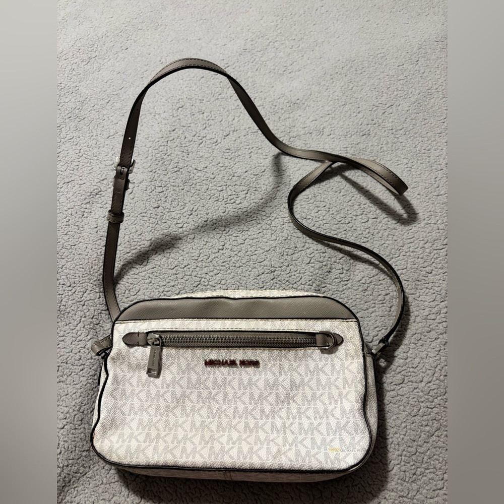 Michael Kors Textured Bag in Cream and Gray